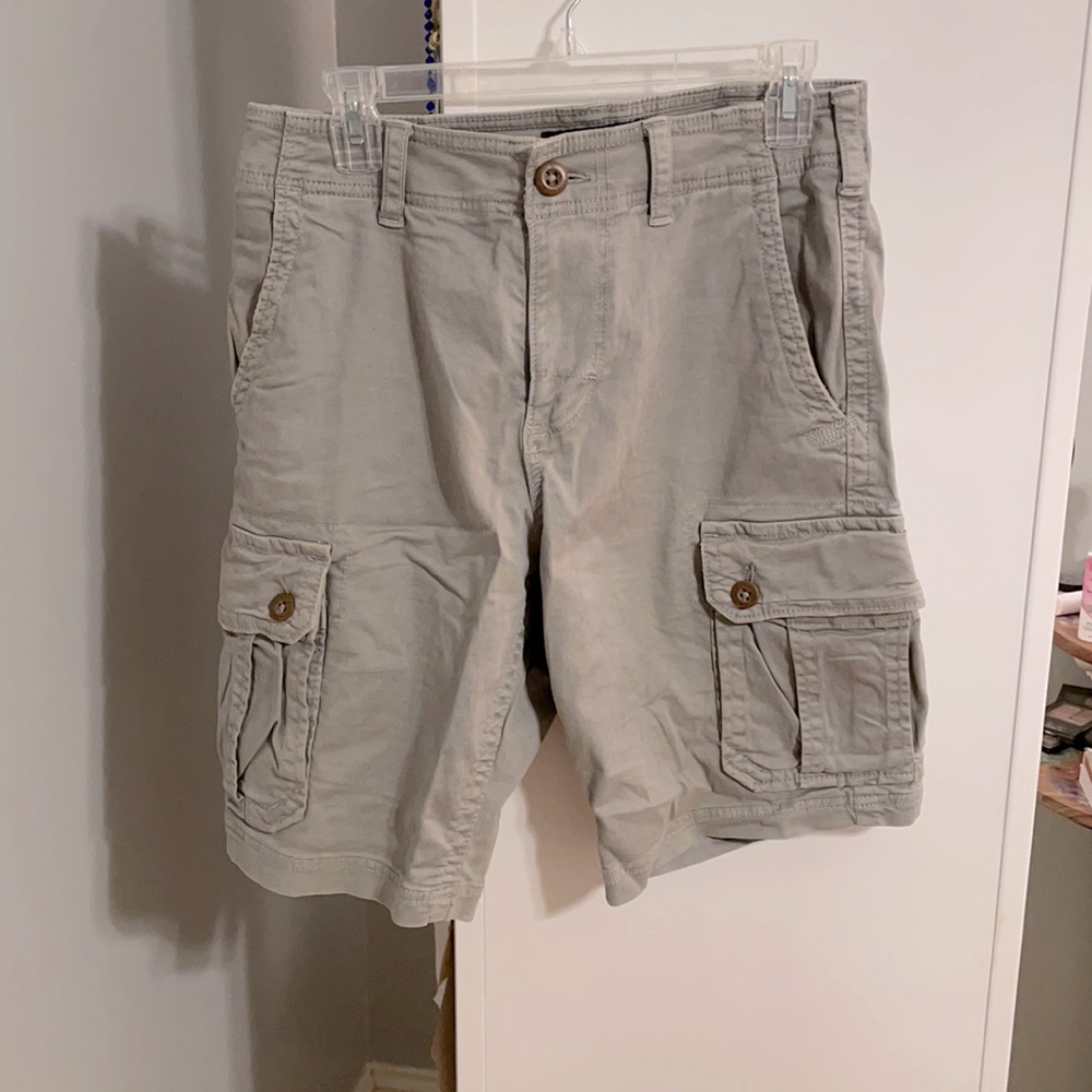 Men’s grey cargo shorts